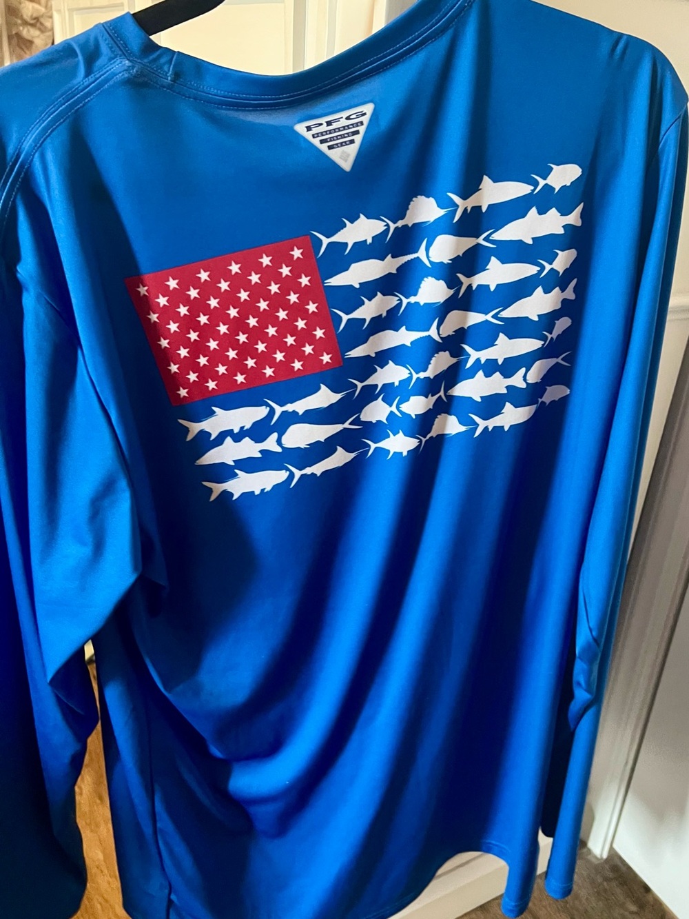 Columbia Blue Long Sleeve Fishing Shirt with Red & White Flag Graphic SPF